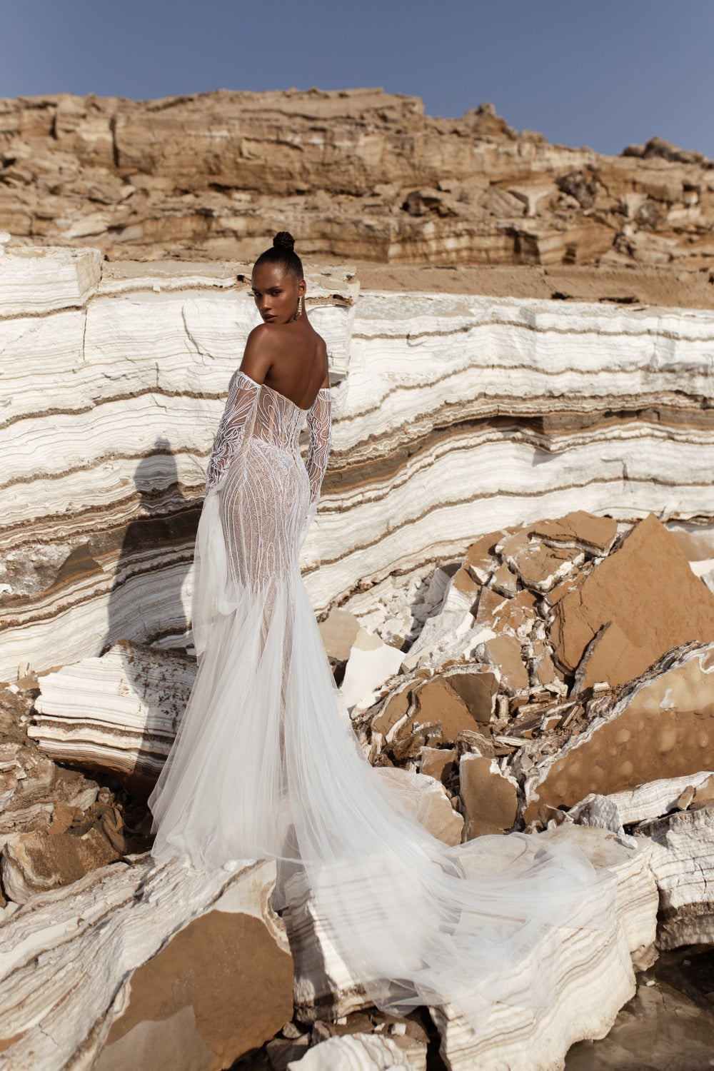 Ophelia #2557 – Julie Vino Romanzo Wedding Dress