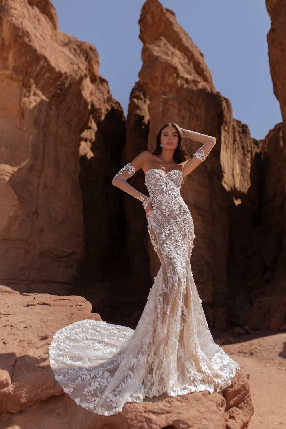 Isadora #2606 – Julie Vino Wedding Dress
