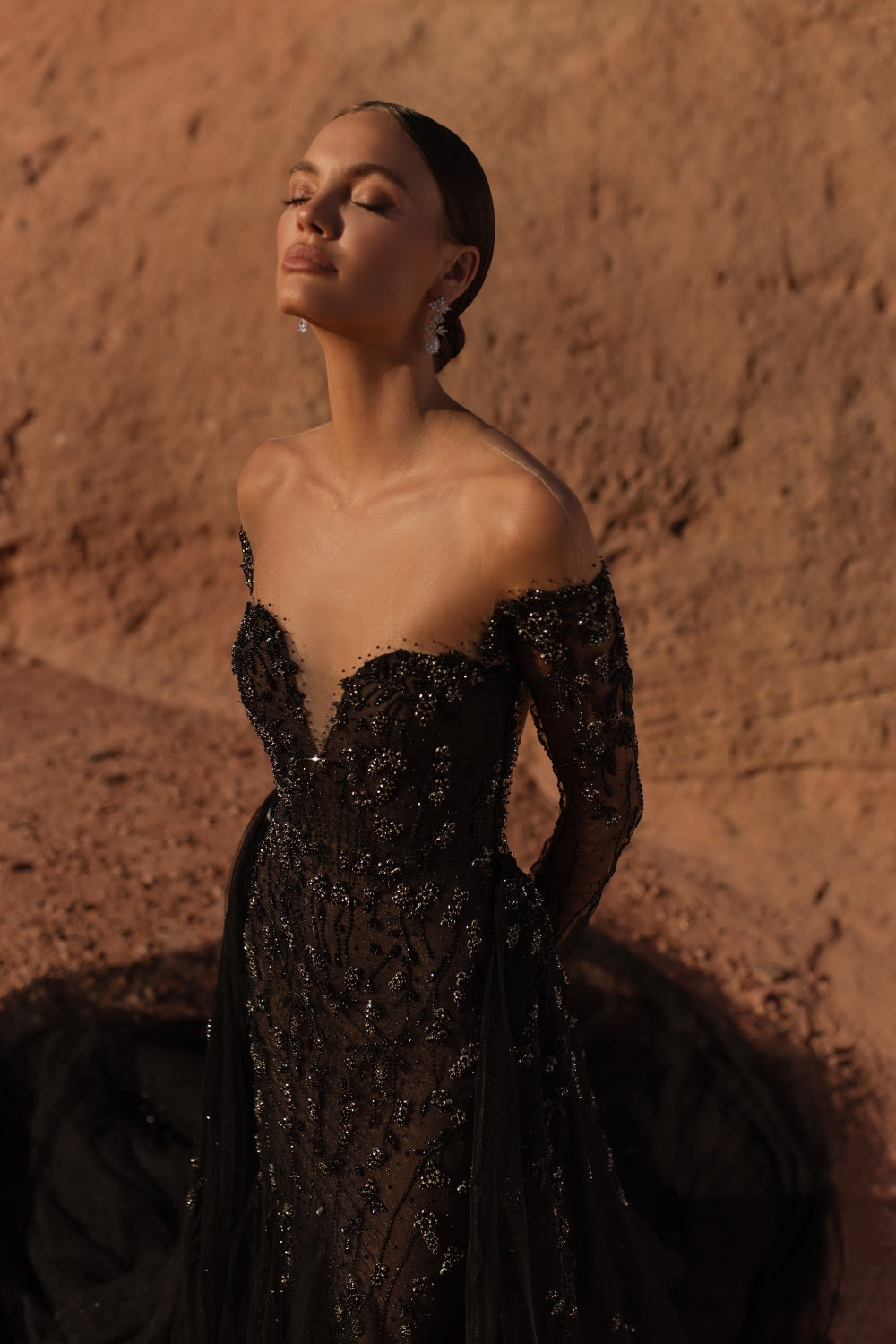 Emilia Style #2615 – Julie Vino Wedding Dress
