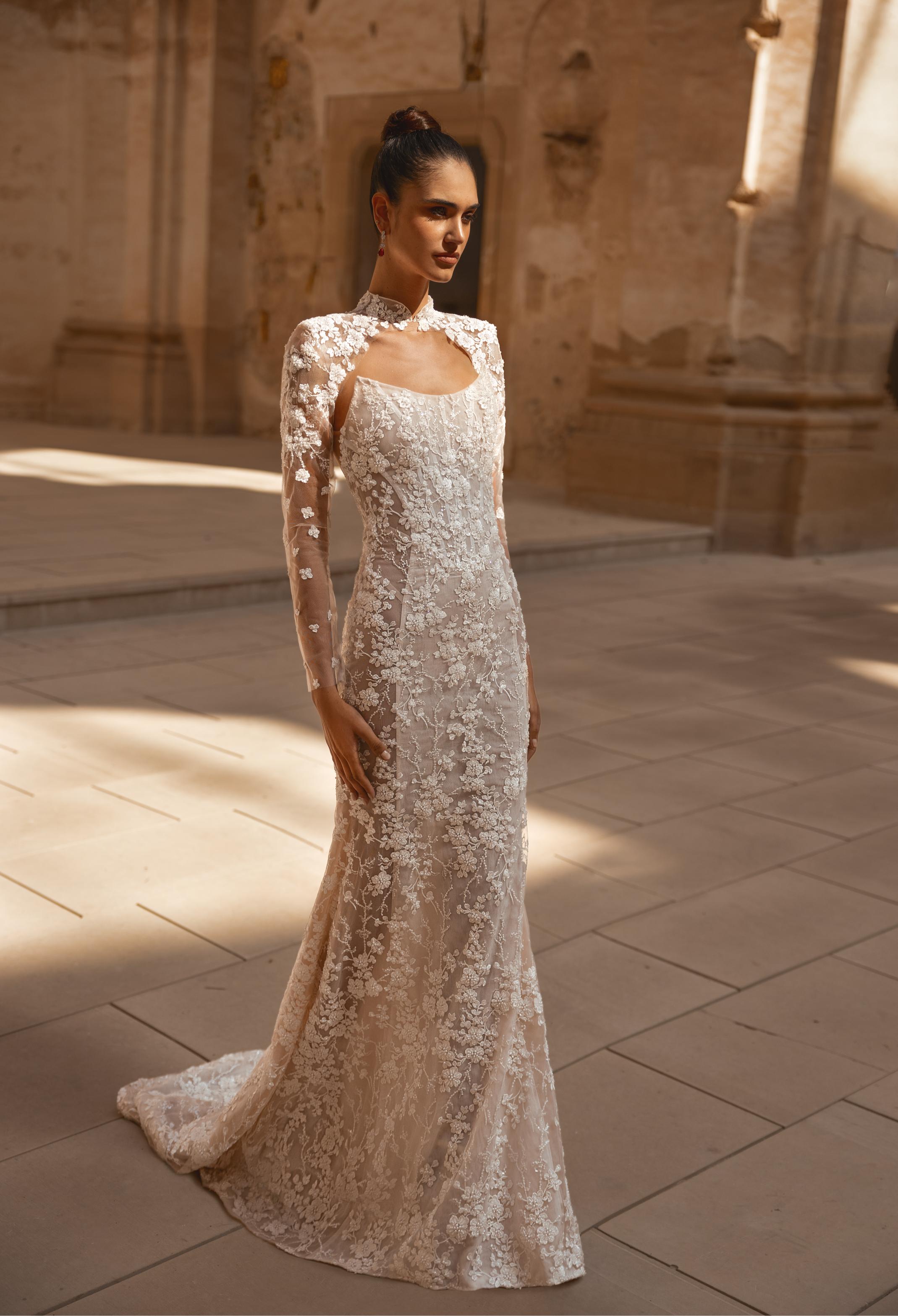 Hannah #2654 – Romanzo by Julie Vino Wedding Dress