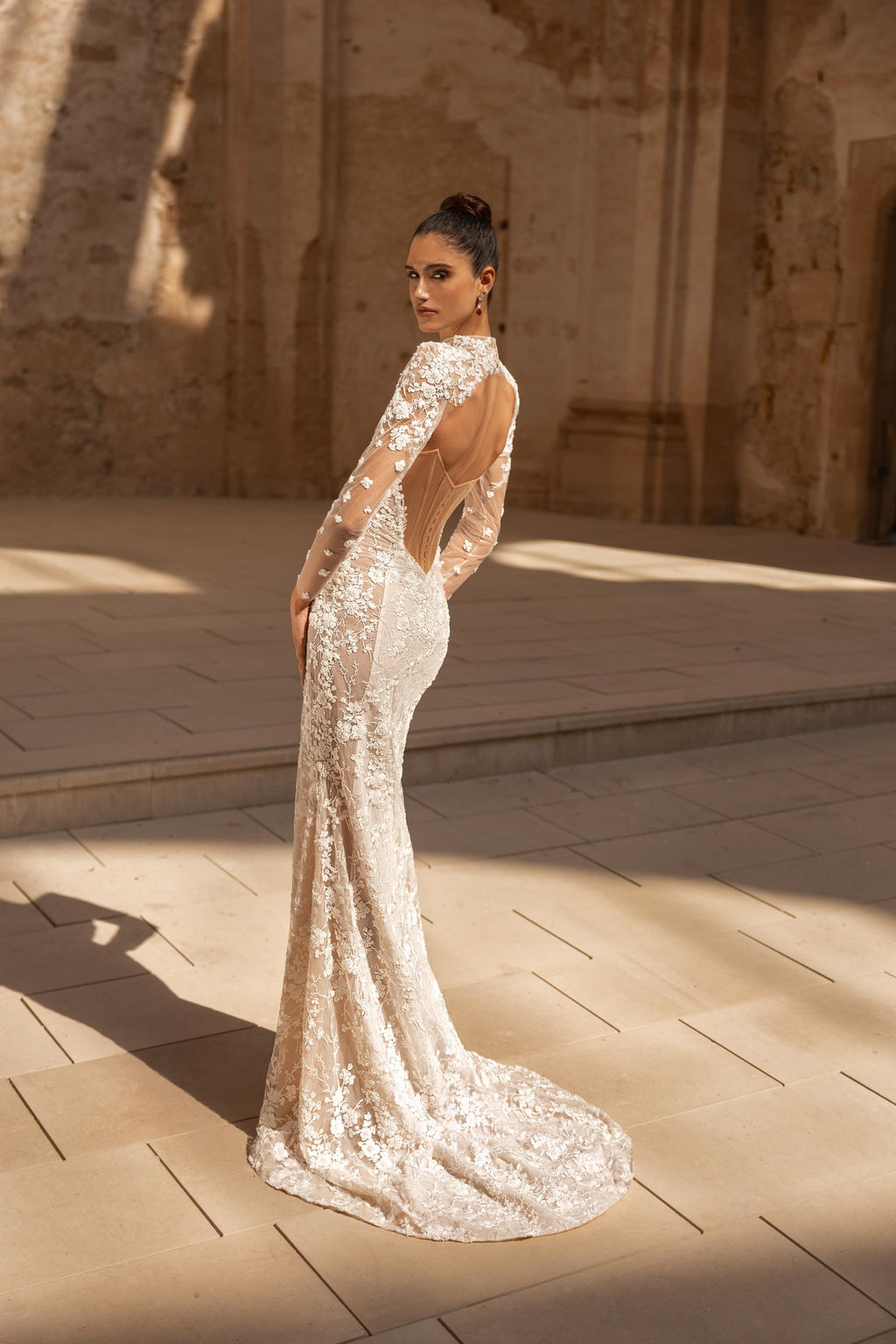 Hannah #2654 – Romanzo by Julie Vino Wedding Dress