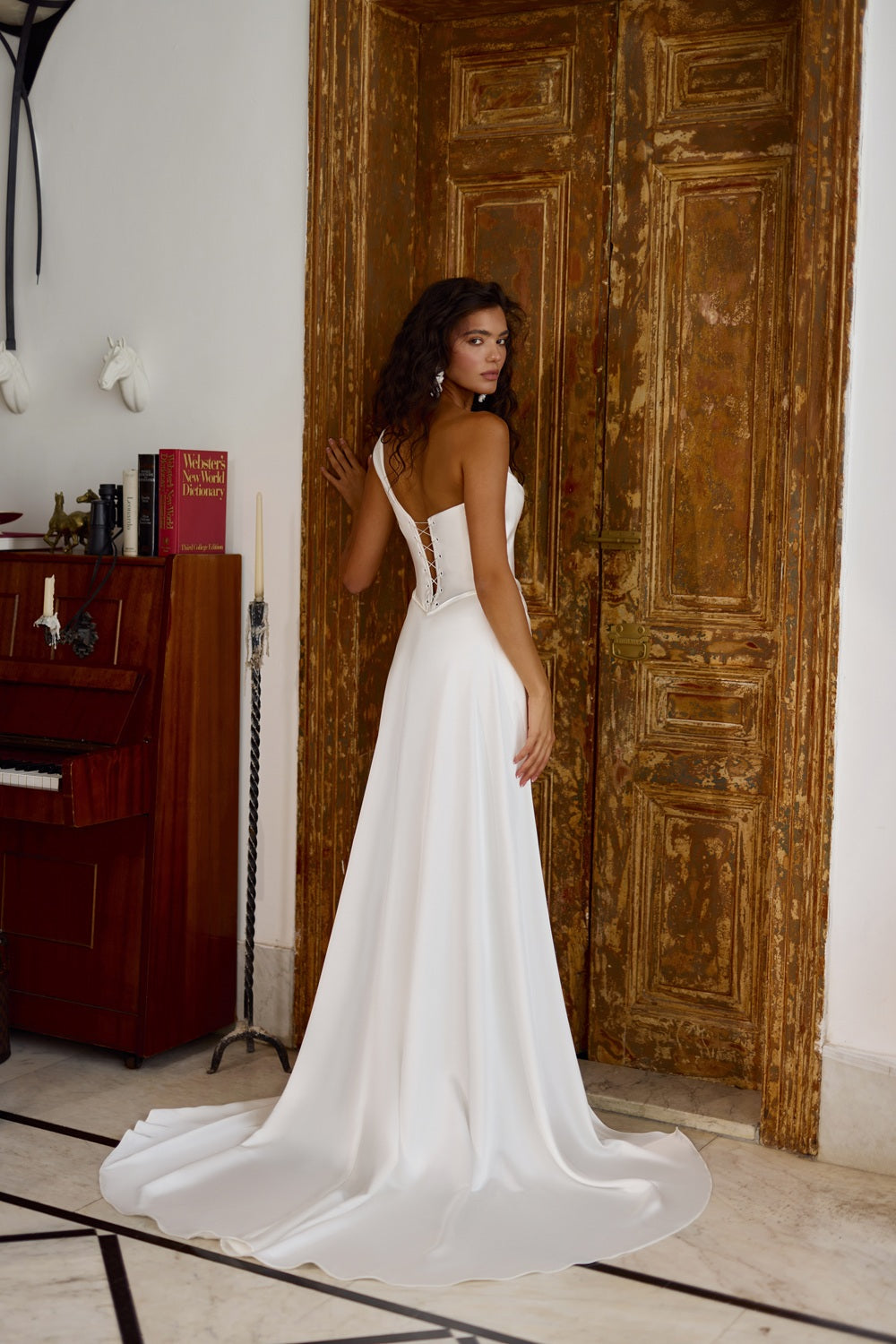 Bianca PR26-27 – Pure by Julie Vino 2026 Wedding Dress