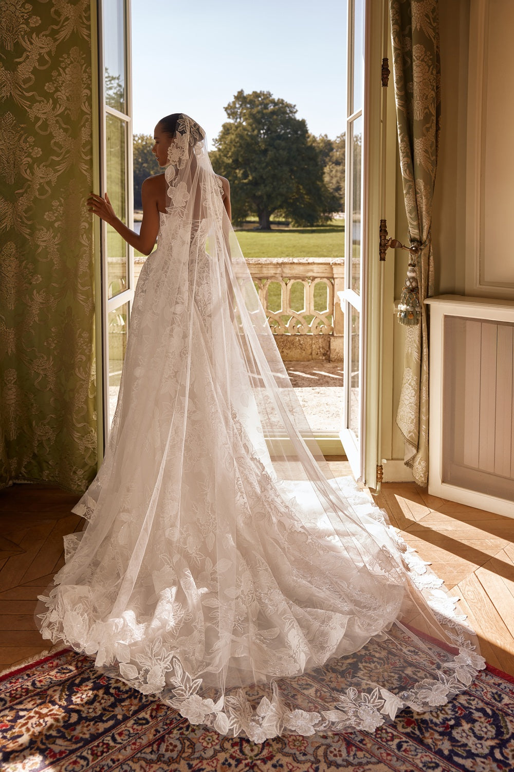 Dominique #3007 – Julie Vino Wedding Dress