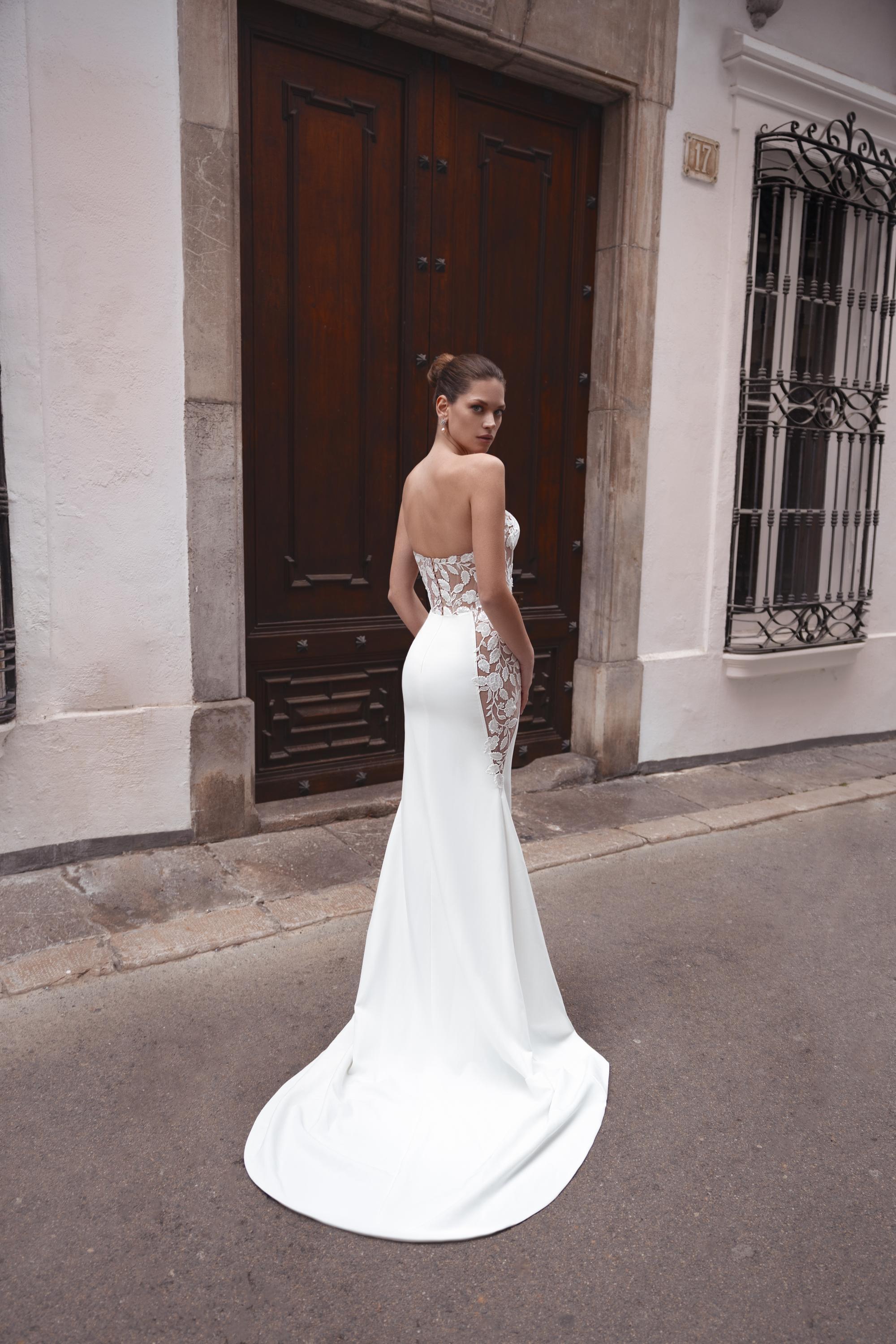 Nina MB25-9 – Mimosa by Julie Vino Wedding Dress