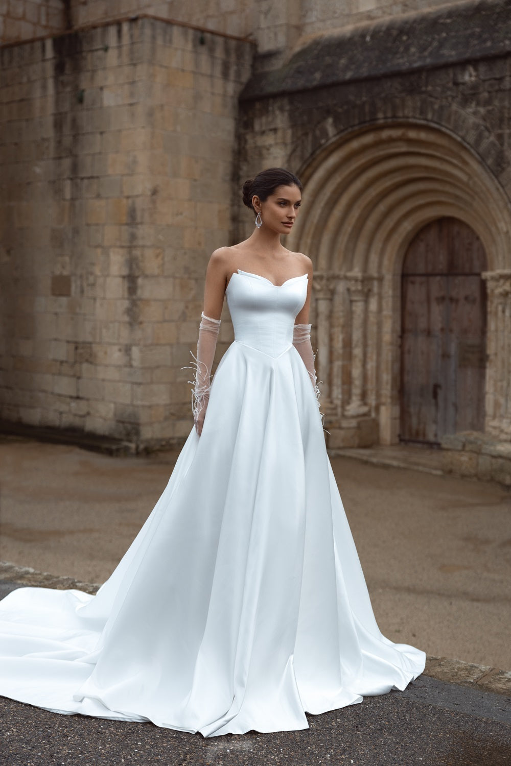 Charlotte PR25-1 – Pure by Julie Vino 2025 Wedding Dress