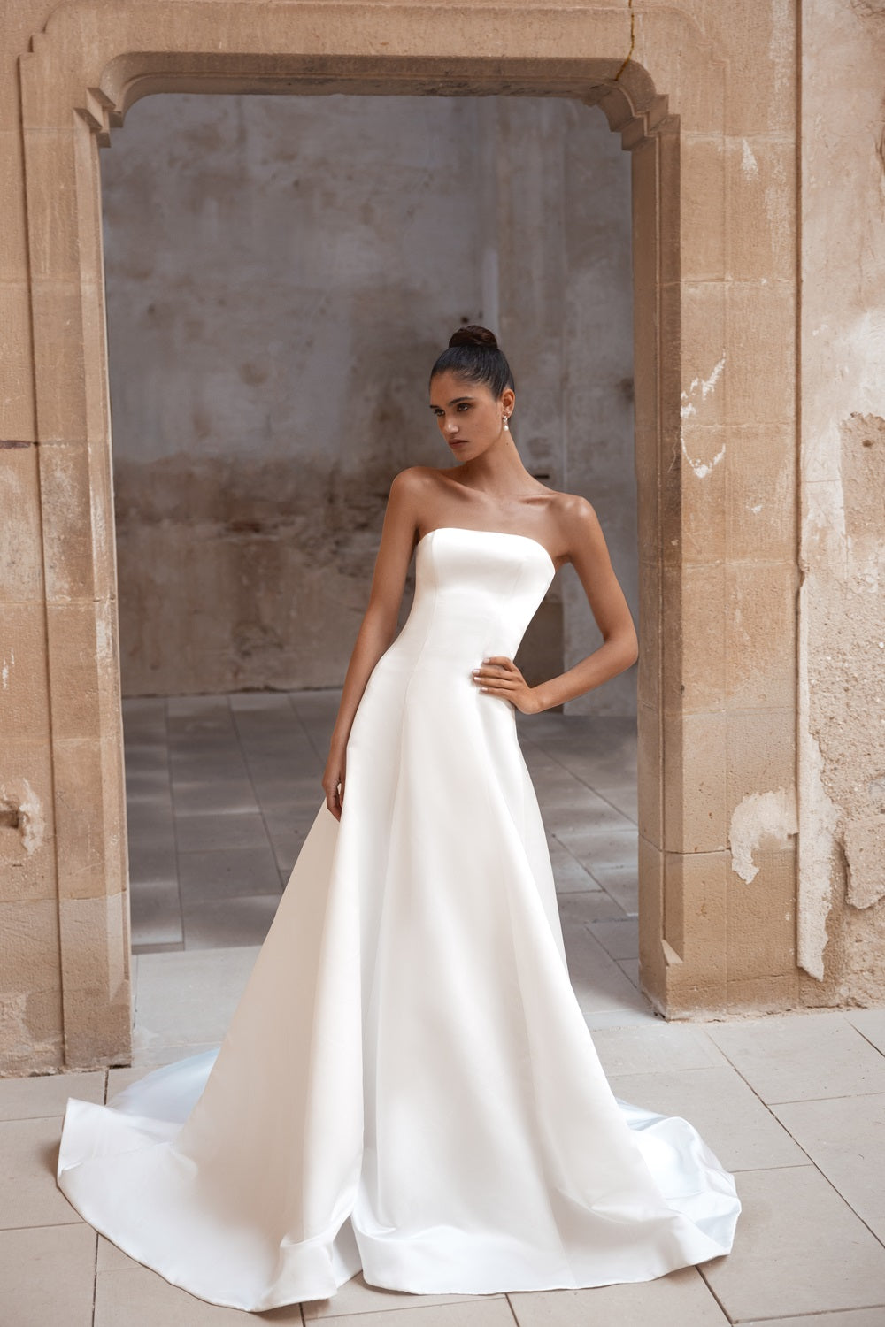 Leah PR25-11 – Pure by Julie Vino 2025 Wedding Dress