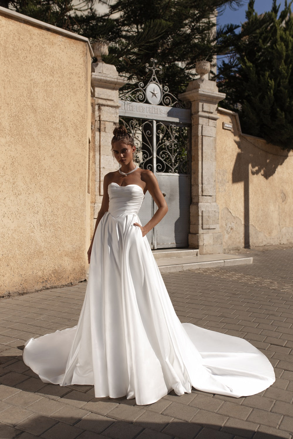 Aimee PR25-21 – Pure by Julie Vino Wedding Dress