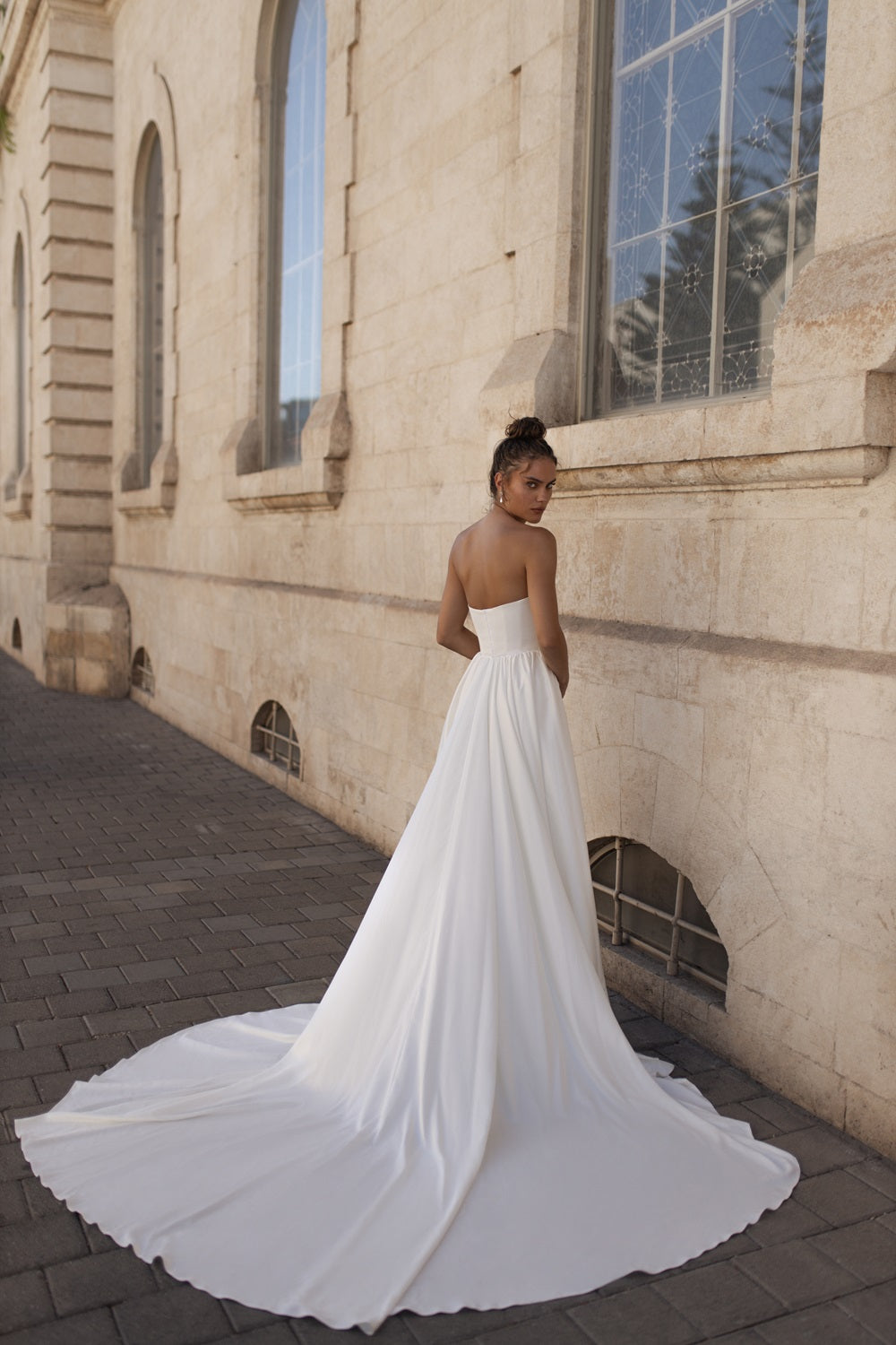 Mabel PR25-23 – Pure by Julie Vino Wedding Dress