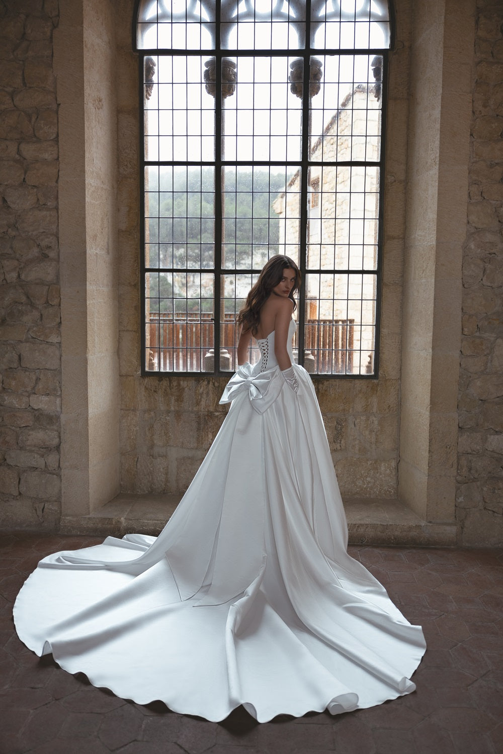 Clara PR25-5 – Pure by Julie Vino 2025 Wedding Dress