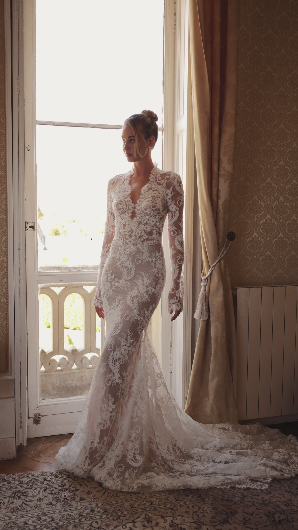 Emilienne #2956 – Julie Vino Romanzo Wedding Dress